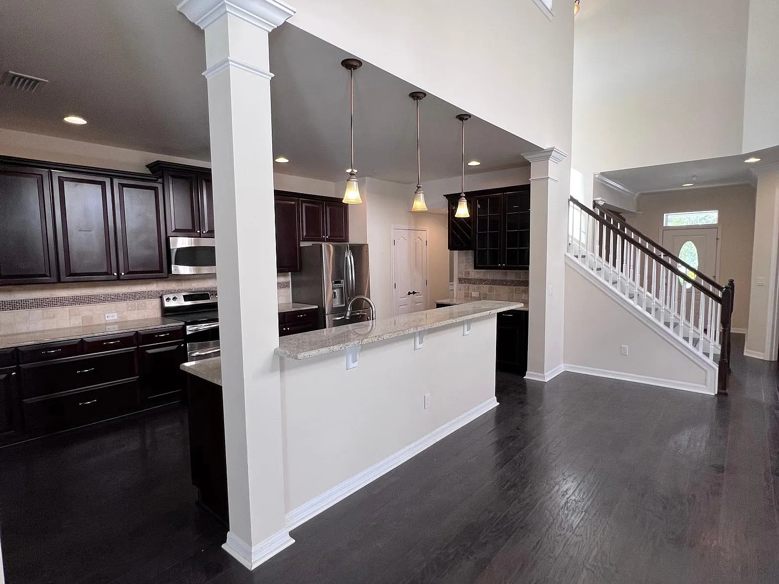 4 bed, 2401 sqft, $4,500 — Photo 3
