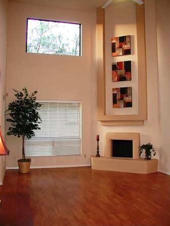 Living Rm, 18' ceiling