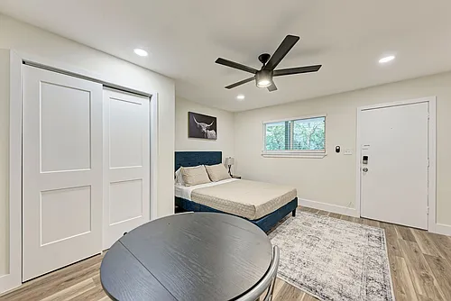 2302 Leon St #11 Photo 1