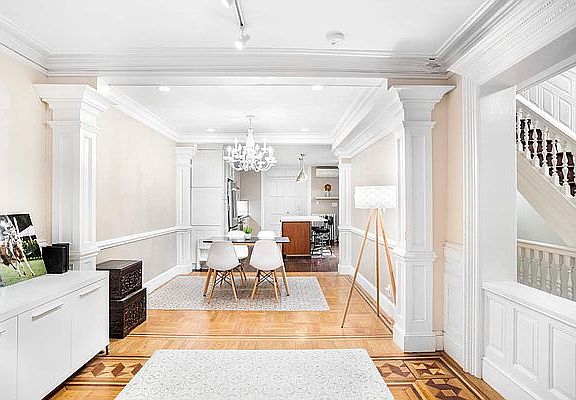 5th image of 20 Montgomery Pl