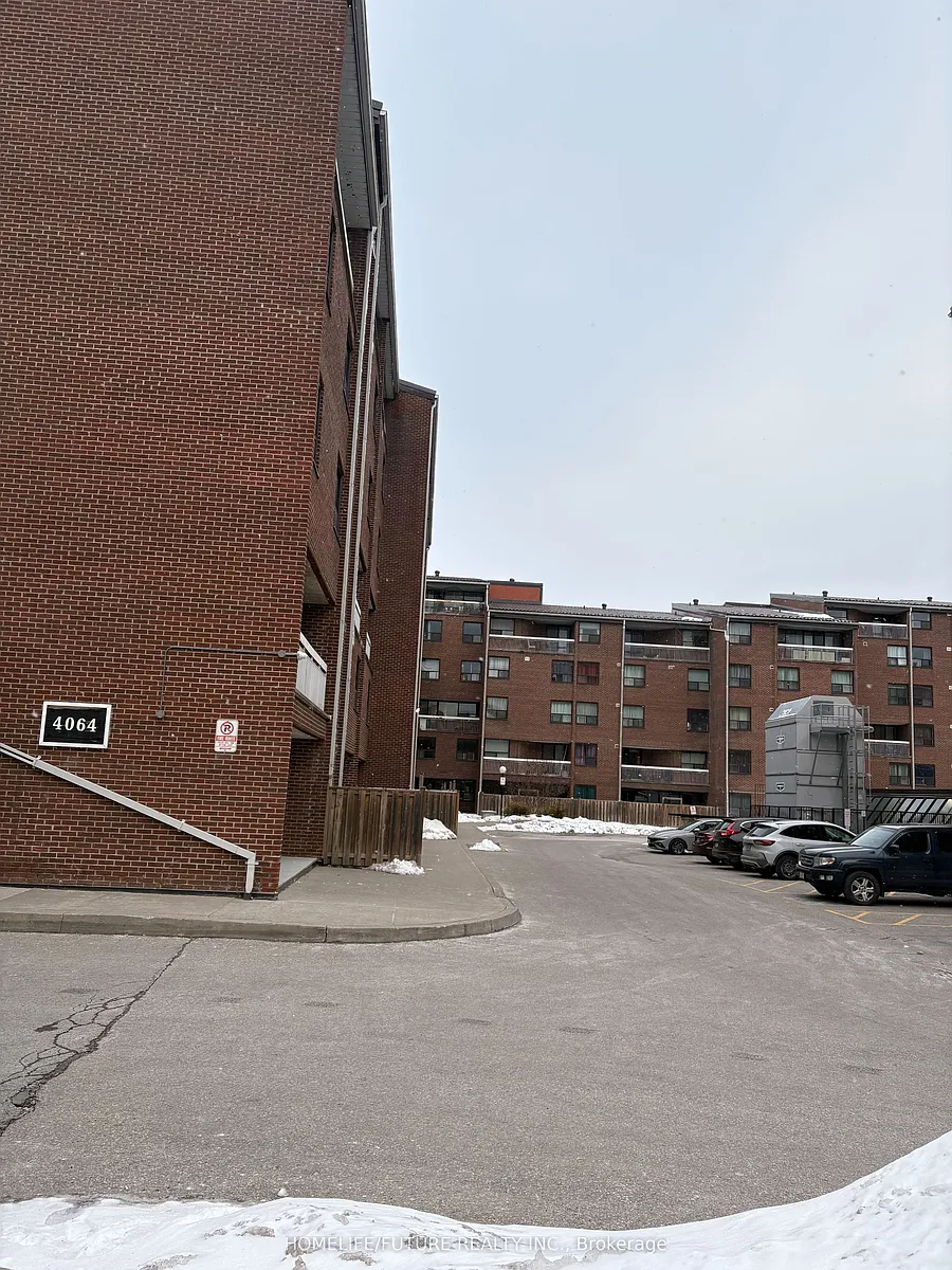 Building Photo - 4064 Lawrence Ave E #210