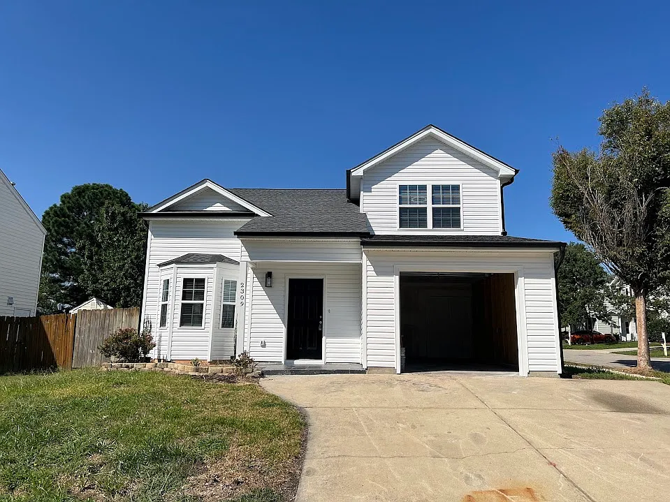 3 bed, 2.5 bath, 2178 sqft, $2,200 — Photo 1