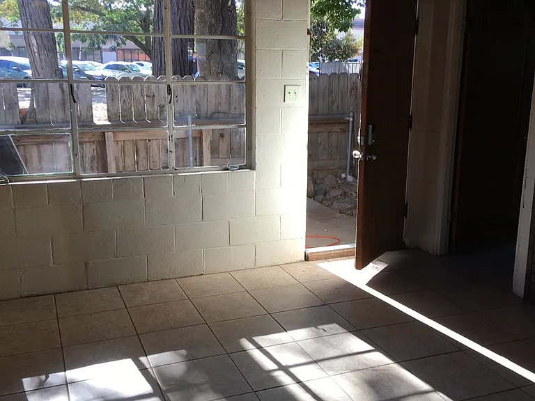 410 Lemon St — Photo 3