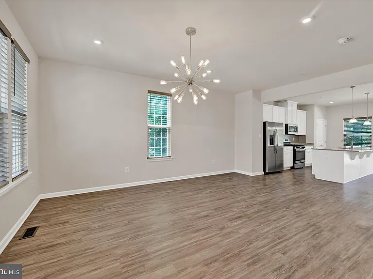 10 Laurel Gate Ct — Photo 15