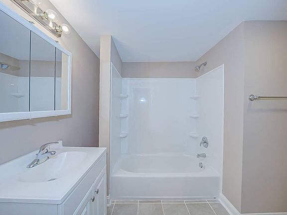 5th image of 503 S College Ave APT 2