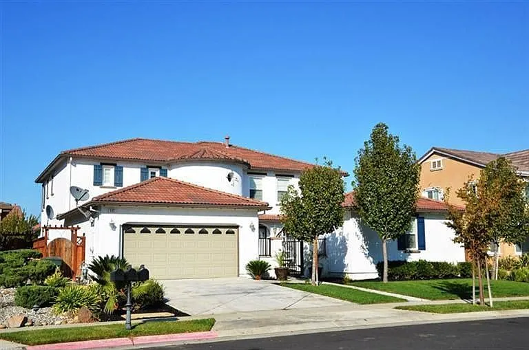111 Sean Ave photo 1