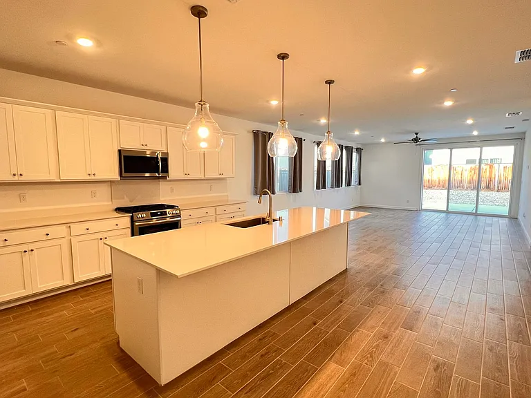 9408 Willow Terrace Dr — Photo 6
