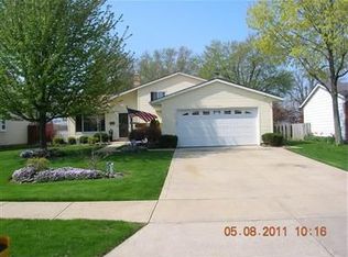 234 Bayshore Dr, Eastlake, OH 44095