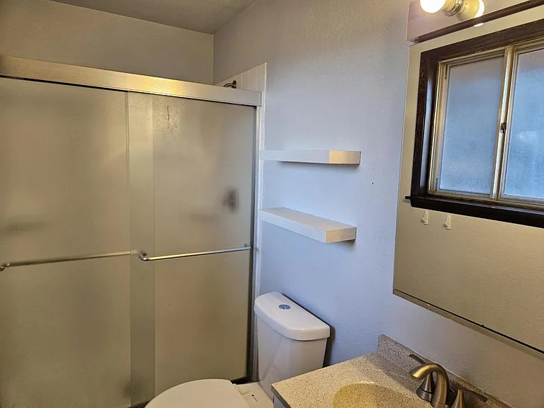 2425 Emery St — Photo 13