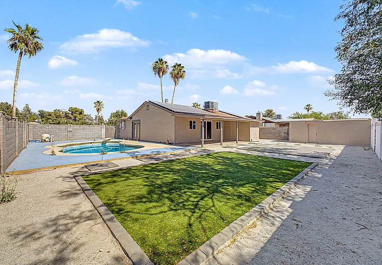 13608 N 41st Pl — Photo 1