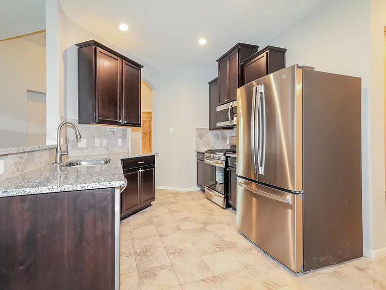 23006 Silver Linden Ct — Photo 8