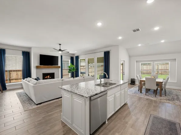 2406 Warrington Pl, Venus, TX 76084