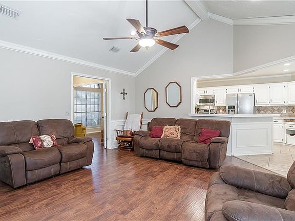 5th image of 426 N Winding Oaks Dr