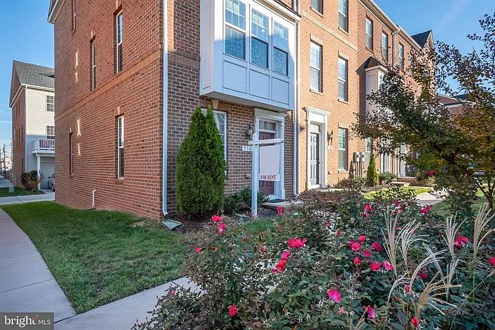 710 S Macon St — Photo 17