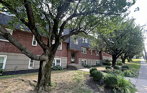 Penzel Manor Apartments Photo 1