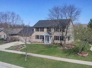 7490 Brunn Dr, Franklin, WI 53132