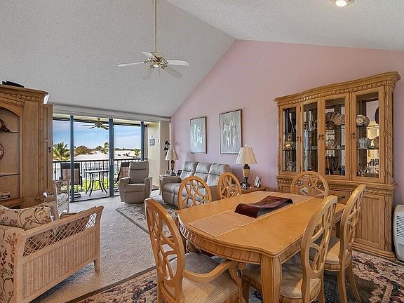 3rd image of 1825 Tarpon Ln APT 303