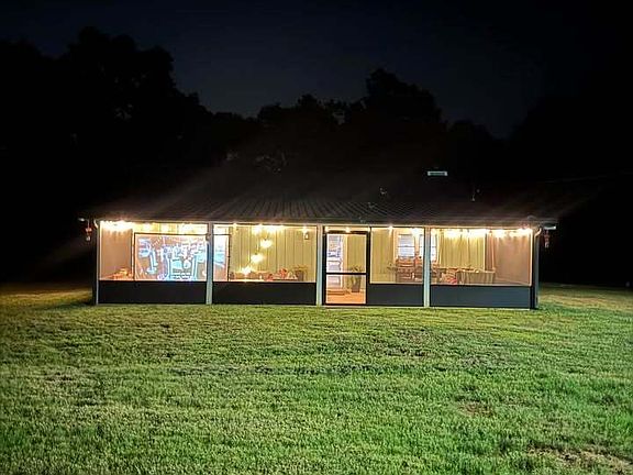 2nd image of 301 Norton Rd