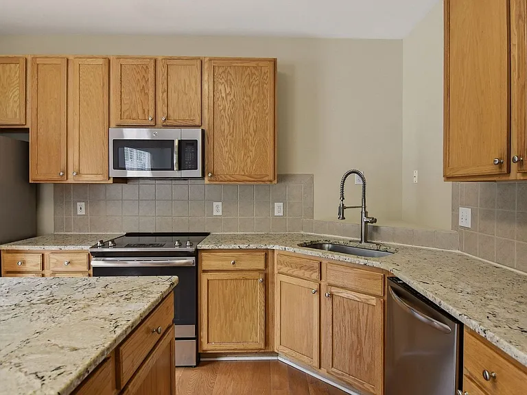 3930 Fountain Village Cir — Photo 13