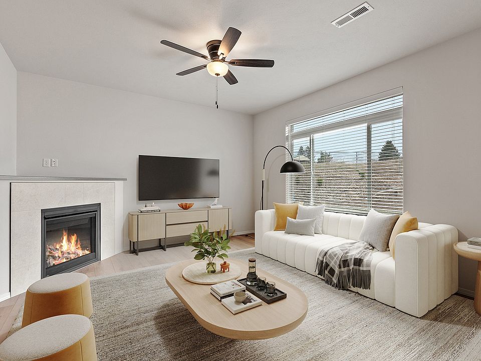 4315KayleeLn-3_STAGED