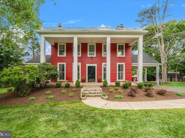 1401 Aintree Dr, Rockville, MD 20850