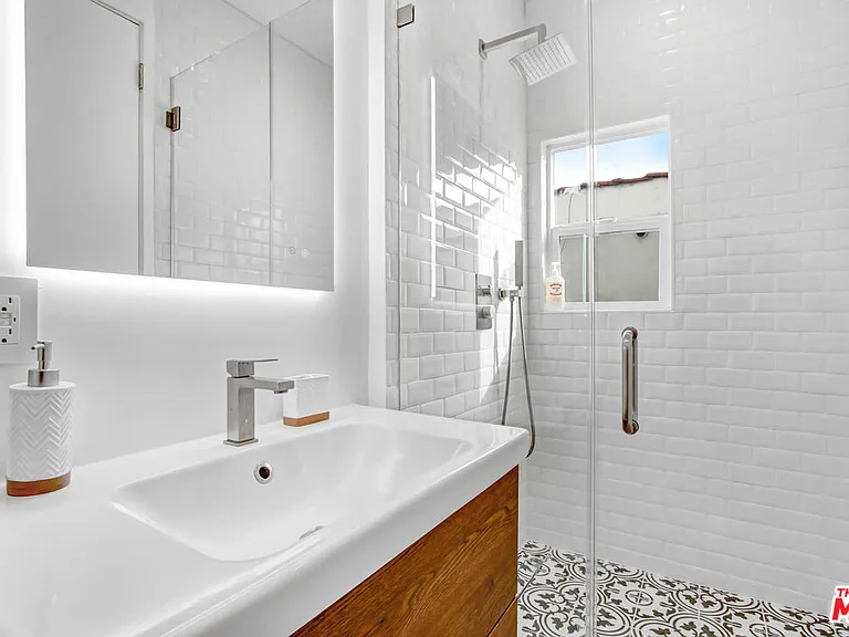 434 N Ogden Dr #1/2 — Photo 8