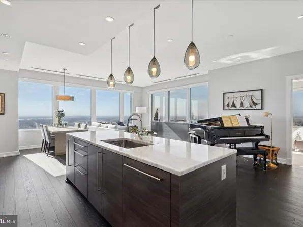 50 S 16th St #5001-02, Philadelphia, PA 19102