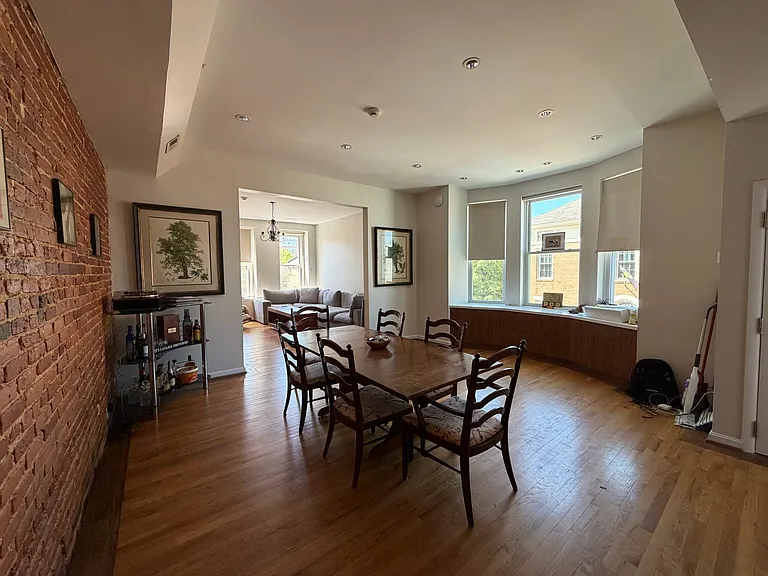 2920 Elliott St — Photo 6