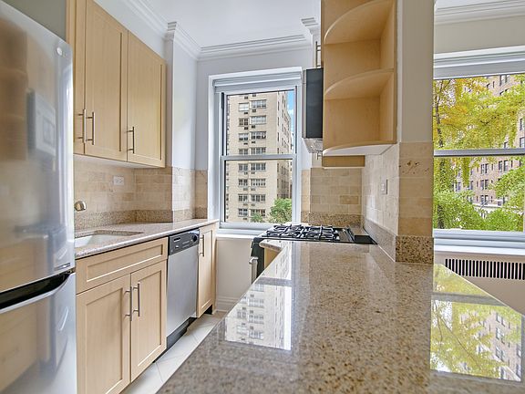 5th image of 20 Park Ave APT 4B