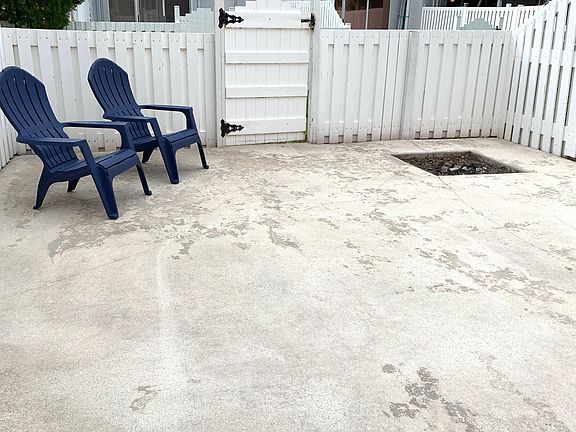 5th image of 217 Foxtail Dr APT E