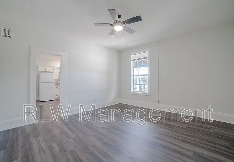 11 N Central Ave #301 — Photo 2