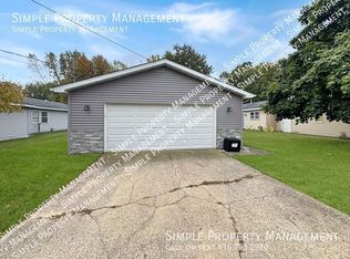 12979 Roughys Dr, Wayland, MI 49348