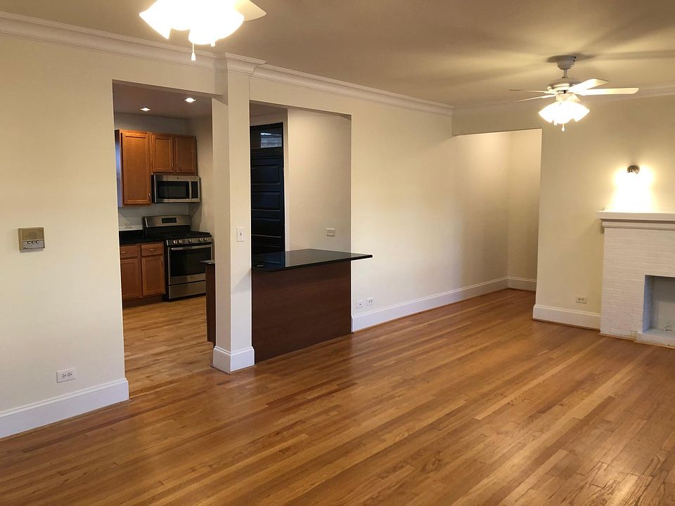 1st image of 3052 N Ashland Ave #1