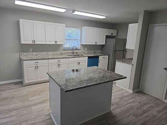 5th image of 202 Linda Ln