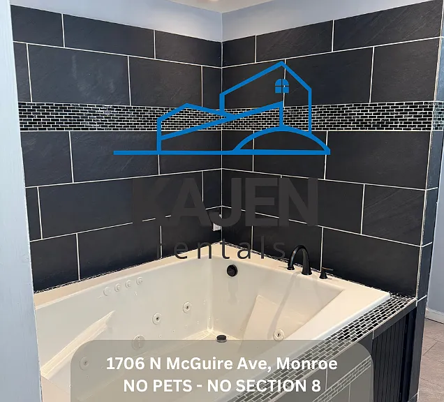 1706 N McGuire Ave — Photo 5