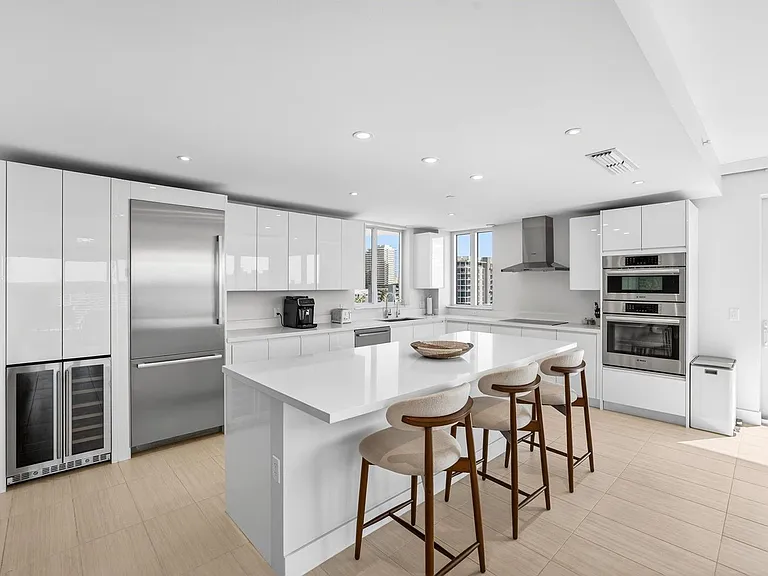 612 Bayshore Dr #702 — Photo 10