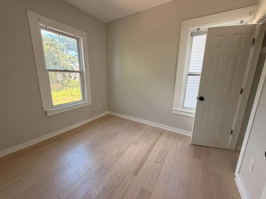 4 bed, $2,050 — Photo 4