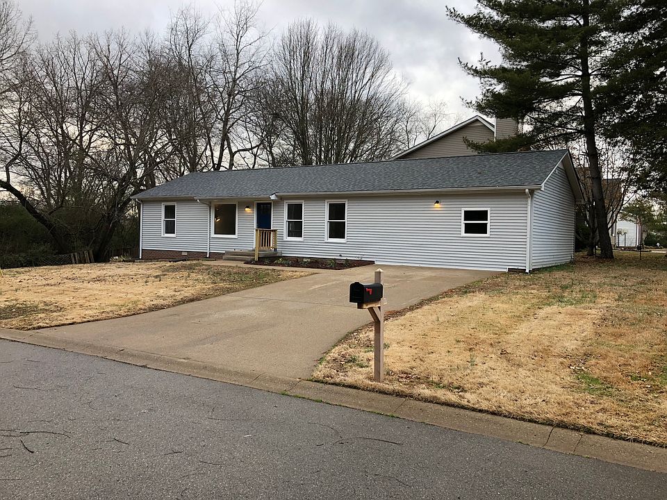 1st image of 210 Ginger Dr