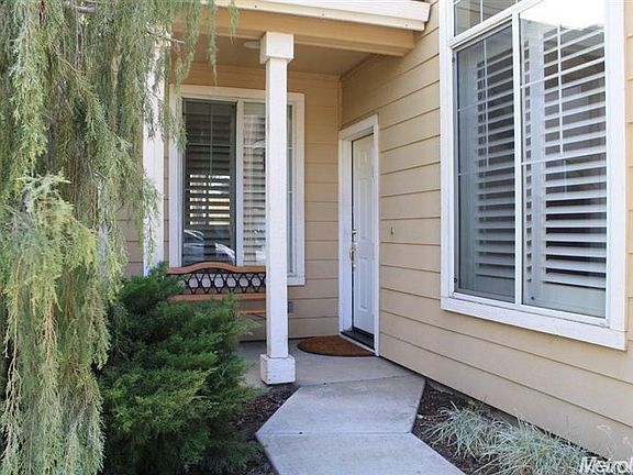 2nd image of 498 Burlington Dr