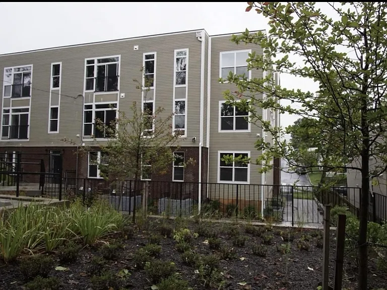 5900 Foote St NE #8 — Photo 4