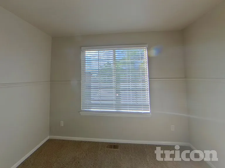 1028 Oriole Cir — Photo 13