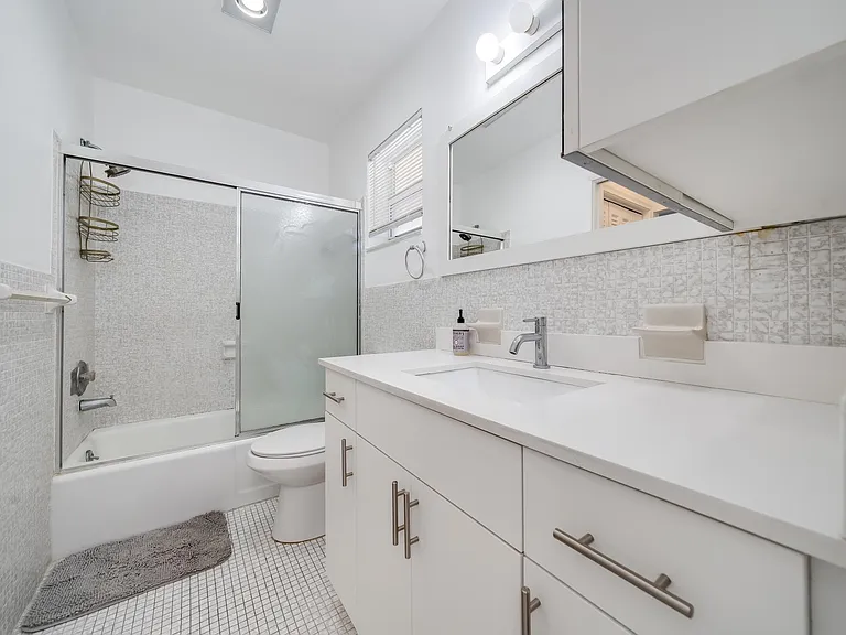 2880 NE 203rd St — Photo 20