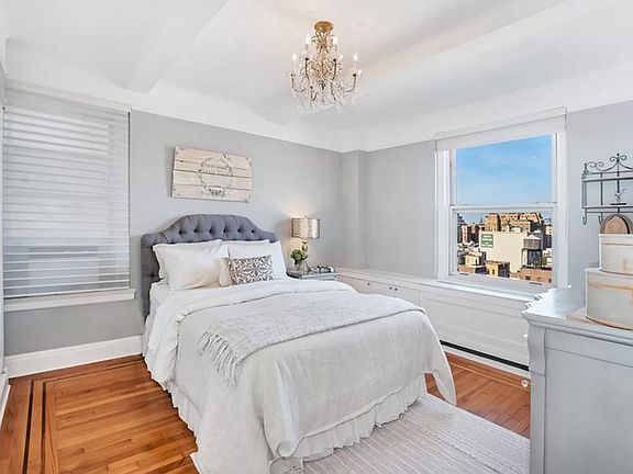 3rd image of 145 W 79th St #14CD