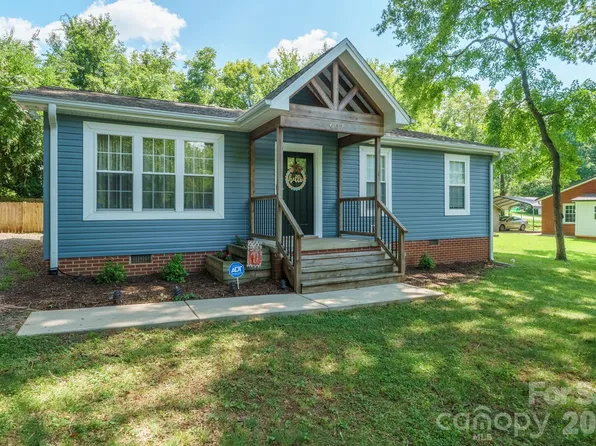 607 E 17th St, Newton, NC 28658