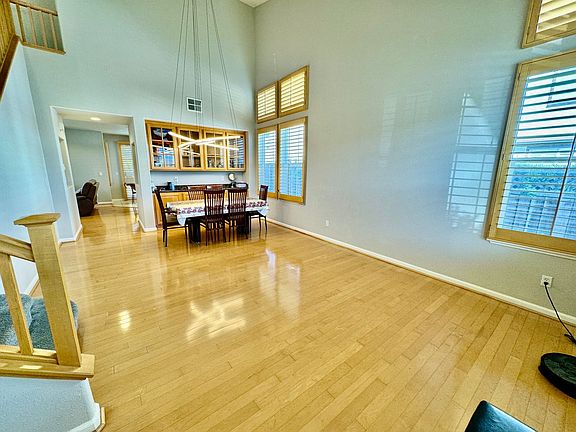 3rd image of 12 Amberwood Cir