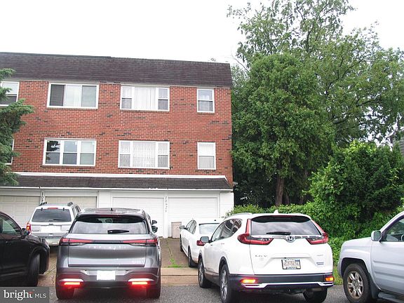 2nd image of 10921 Nandina Ct