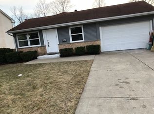 1104 Whitfield Rd, Northbrook, IL 60062