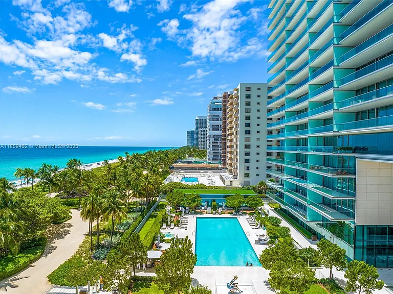 10201 Collins Ave #2516 — Photo 13