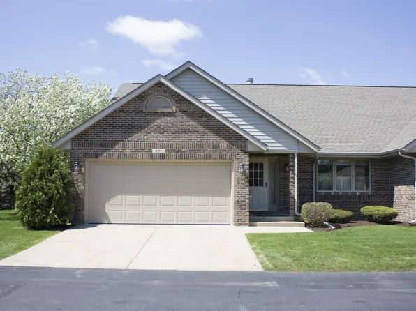 831 Croatian Ct, Sycamore, IL 60178