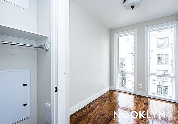3rd image of 85 Graham Ave #4P